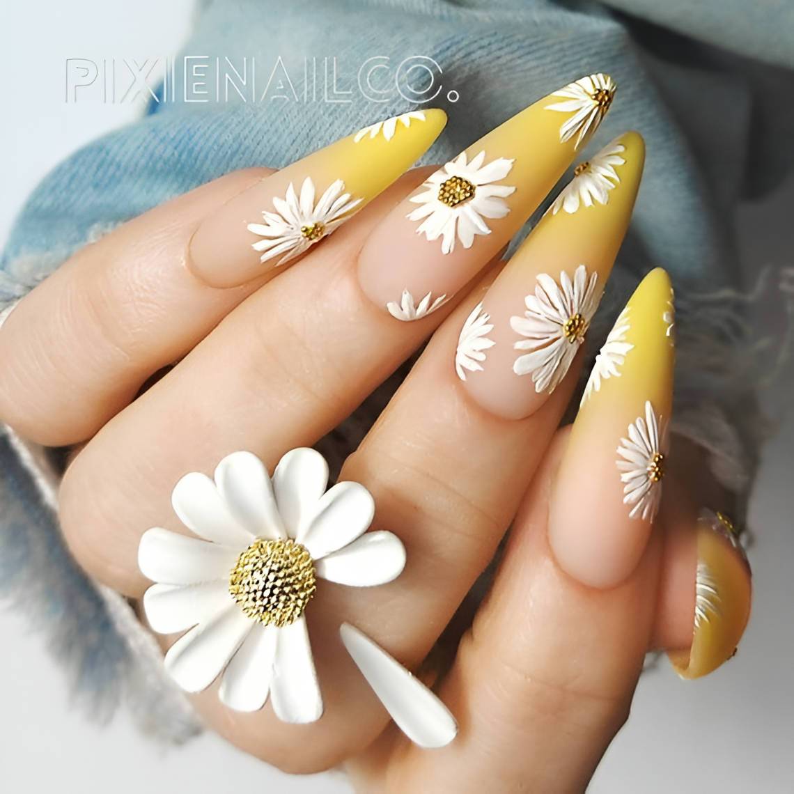 27 Easy Yet Pretty Floral Nail Designs Perfect For Summer - 195