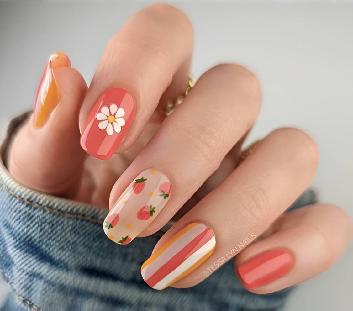 27 Easy Yet Pretty Floral Nail Designs Perfect For Summer - 227