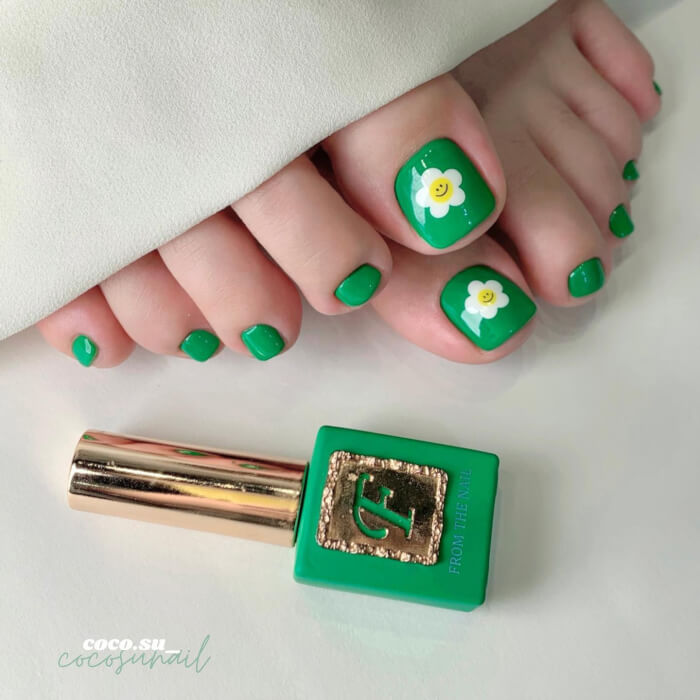 20+ Cute Toe Nail Designs That Make Having Feet More Fun - 165