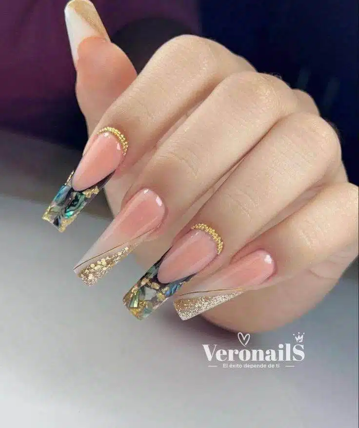 30 Bling-Bling Clear Acrylic Nails For The Ultimate Feminine Glam - 225