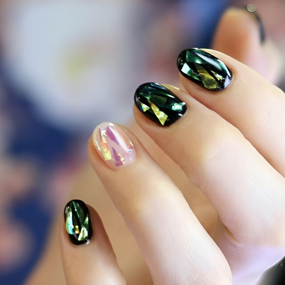 30 Irresistible Glass Nail Ideas For Stylish Girls - 193