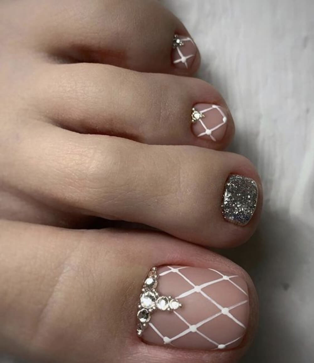 38 Best Wedding Toe Nails To Instantly Glam Up - 265