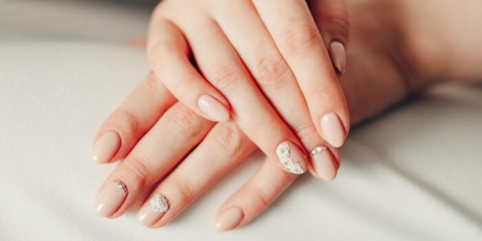 Save Hundreds of Dollars With These 30 Easy-To-Copy Short Nail Designs - 207